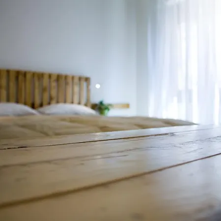 Enjoy Bed & Breakfast 2*
