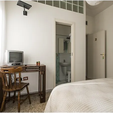 Bed & Breakfast Enjoy 2*